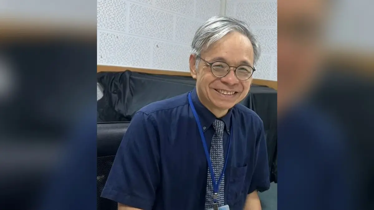 洪惠風醫師受訪時的神情，攝於節目錄音現場