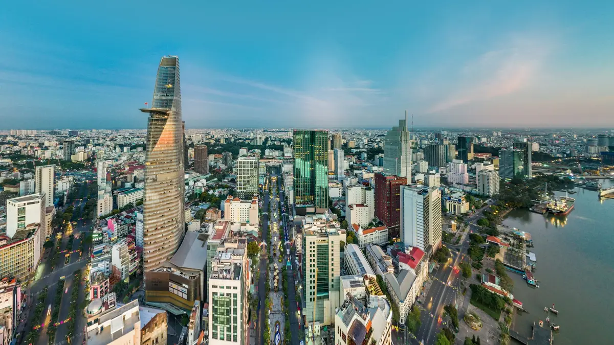 越南街市攤位與行人（示意圖）