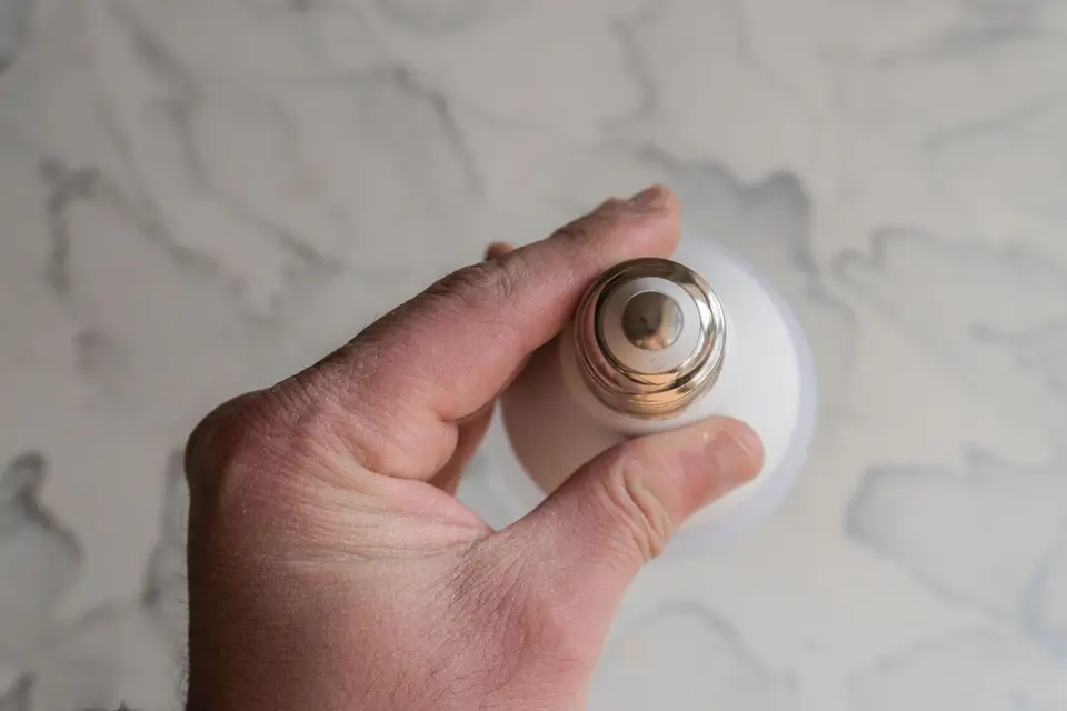 室內手持電蚊拍的居家使用情境