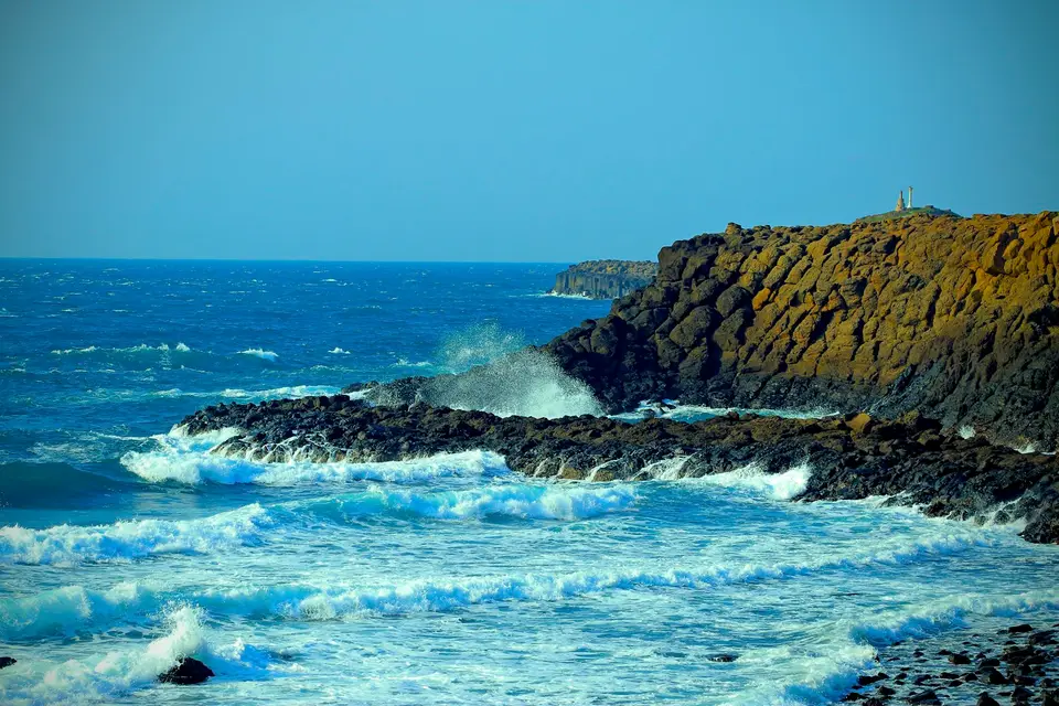 澎湖海岸地景示意圖 澎湖沿海玄武岩與海灣
