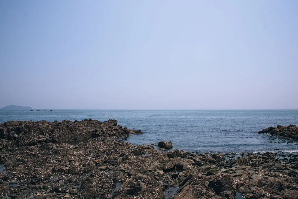 大連金石灘海岸岩層與海景