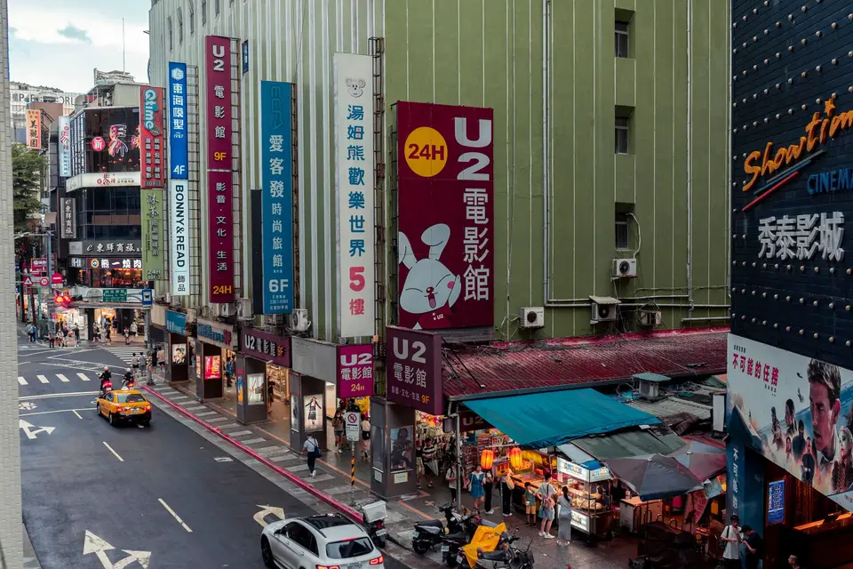商圈券與商場抽獎把普發消費導向街區與店家(示意圖) 台灣商圈店家與街道消費場景
