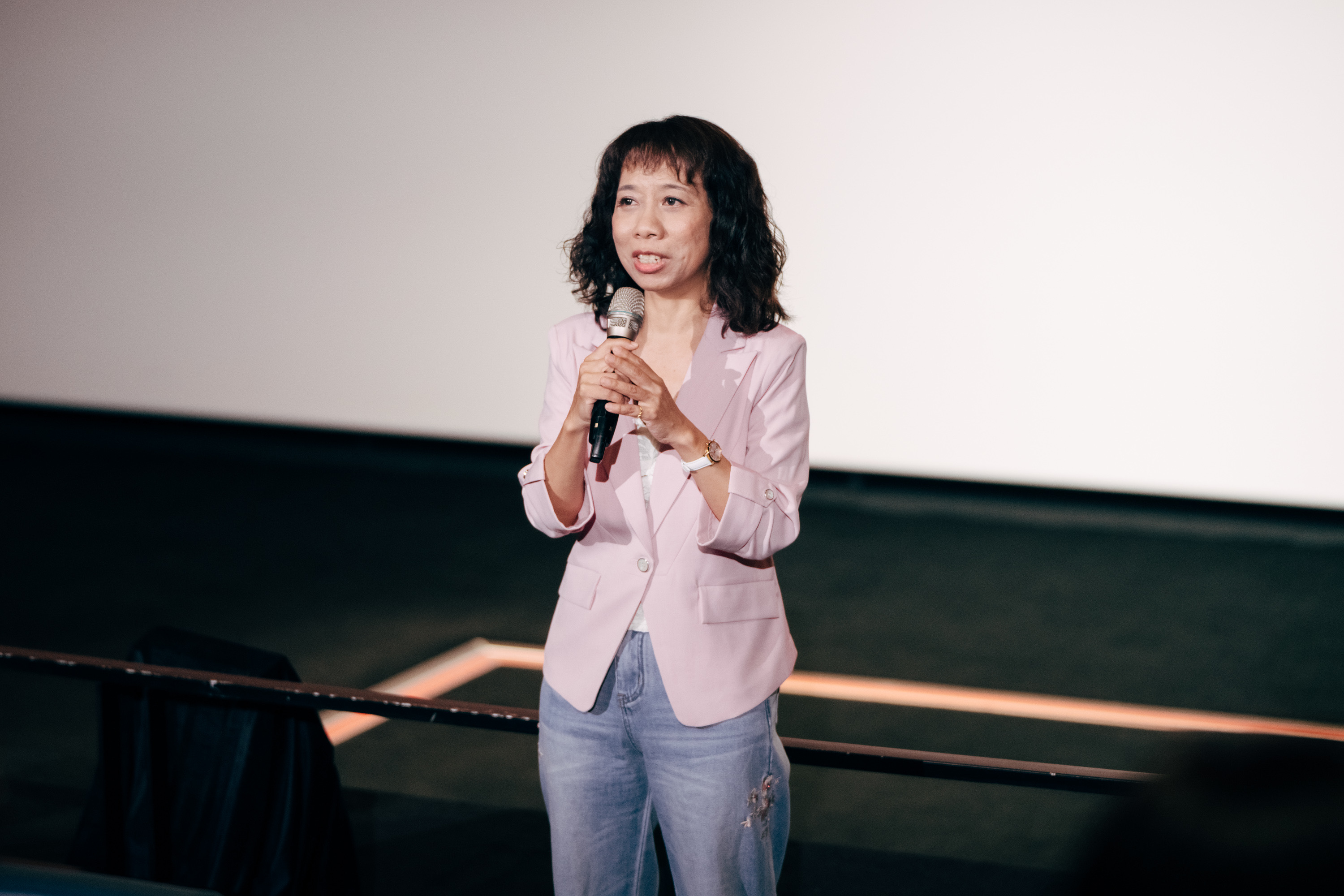 導演曾文珍在《世紀初戀 楊麗花》媒體試映會上分享